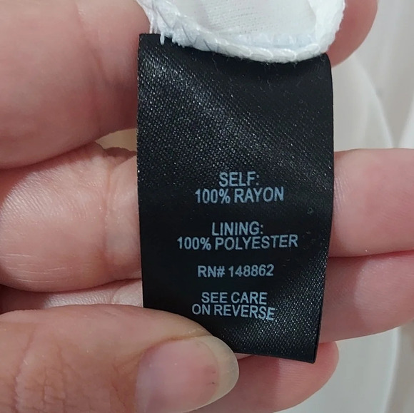 Torrid Ivory Floral Challis Off Shoulder Maxi Dress in Size 00 / M / 10 - Picture 13 of 14